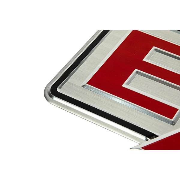 Placas de identificação gravadas em alumínio