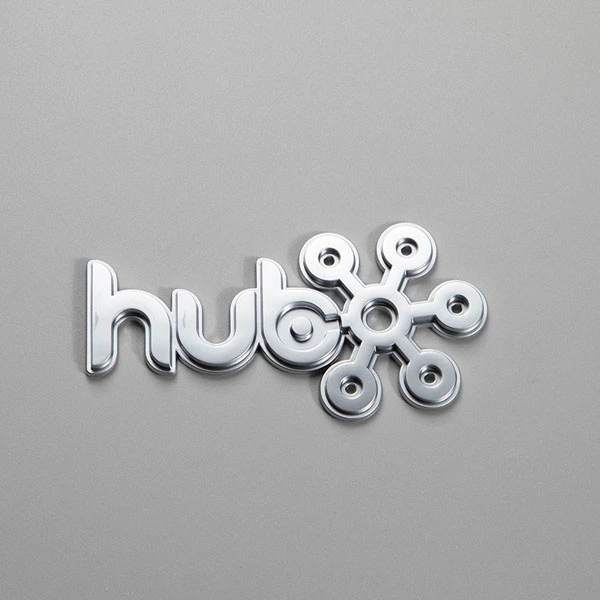 Etiqueta ABS com logotipo cromado