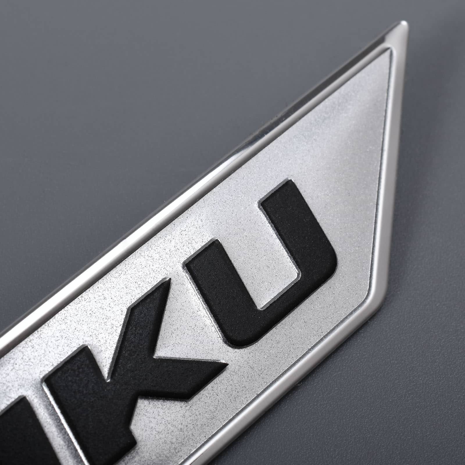 logotipo da marca de metal de alumínio prateado