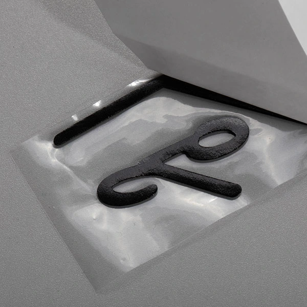 Etiquetas de remendo de logotipo em relevo de alta frequência personalizadas e etiquetas de transferência de calor suave com efeito elevado 3D
