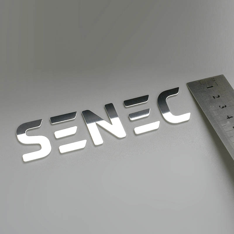 Metal gravado com logotipo