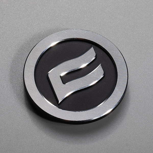 Etiquetas de metal com logotipo
