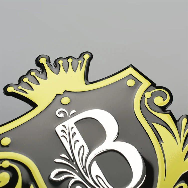 Etiqueta de metal com logotipo