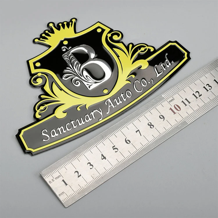 Etiqueta de metal com logotipo